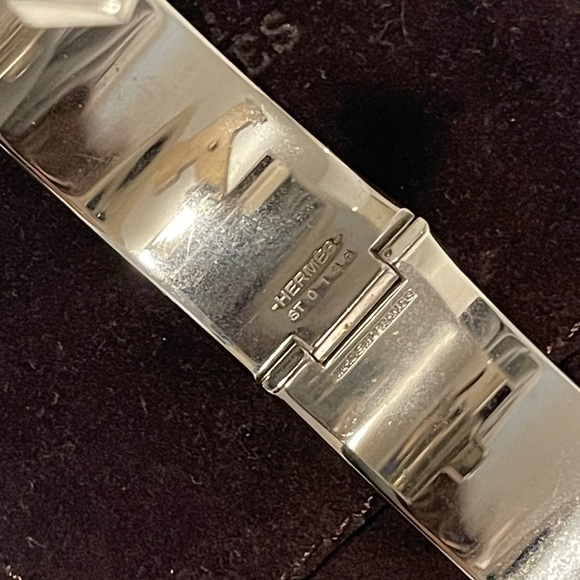 Hermes Clic Clac H bracelet - taupe enamel with silver hardware - Picture 6 of 7